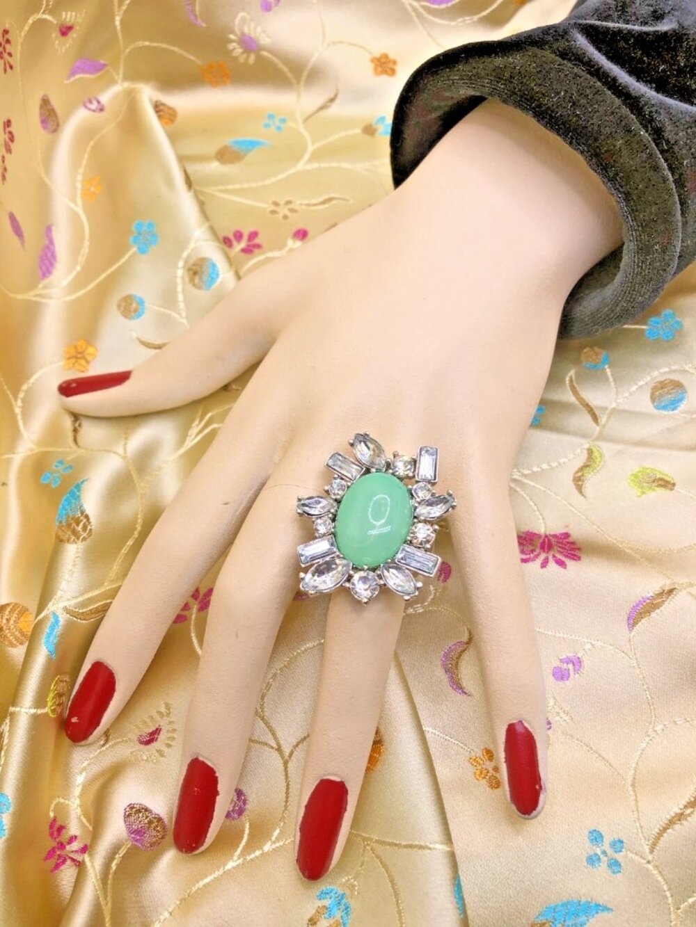 Arnold Scaasi Starburst Cocktail Ring Green Cabochon size 8.5 Vintage, oversize - Picture 13 of 13
